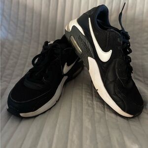 Women’s Nike 7.5 Air Max